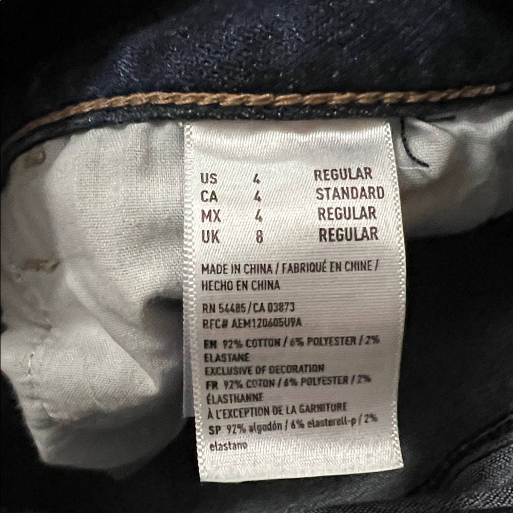 2 pair distressed ripped American Eagle jeans light blue,dark blue - Picture 4 of 7